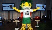 Mondiale: Blatter o Charlize Theron, si scommette su chi consegner&agrave; la coppa